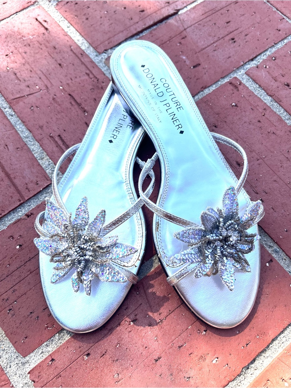 DONALD J. PLINER COUTURE Silver Floral Sequin Sandals - Picture 6 of 8